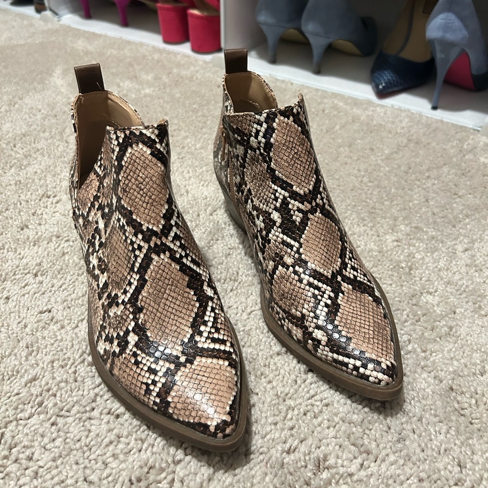 Time and Tru Anke Booties